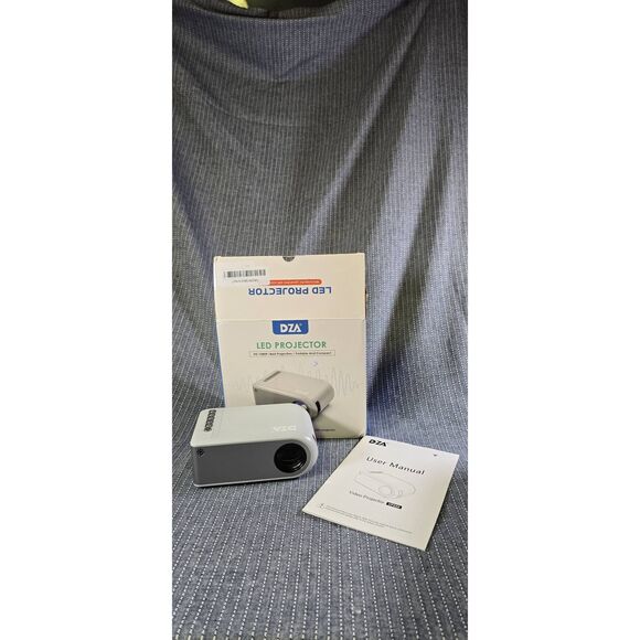 DZA LED Portable and Compact Projector - Picture 4 of 4